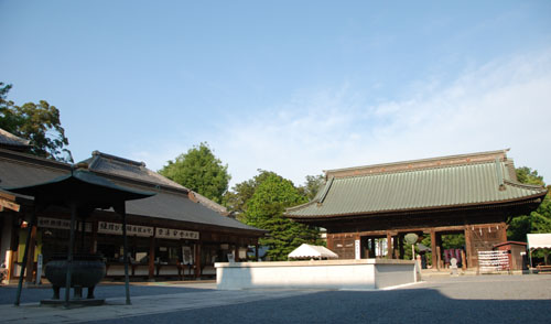 テントの取れた聖天様・３