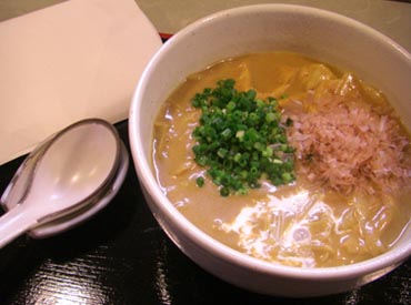 慈げん　ミルクカレーうどん・２