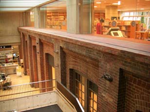 北区中央図書館６