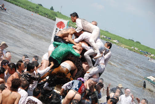 葛和田・大杉神社あばれ神輿　９