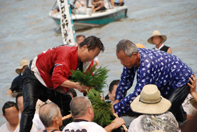 葛和田・大杉神社あばれ神輿　１４
