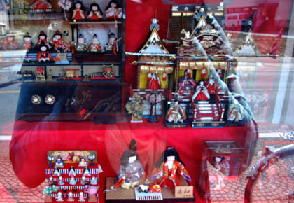 妻沼　商店街雛人形・５