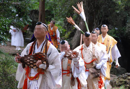 妻沼聖天山秋季例大祭　大護摩火渡り・３