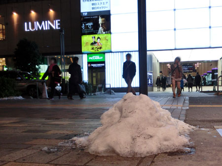 東京に残る雪・３