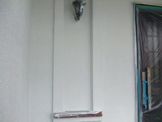 外壁下塗り　玄関前