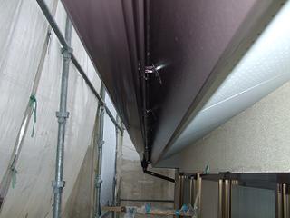 破風雨トイ　ベランダ部