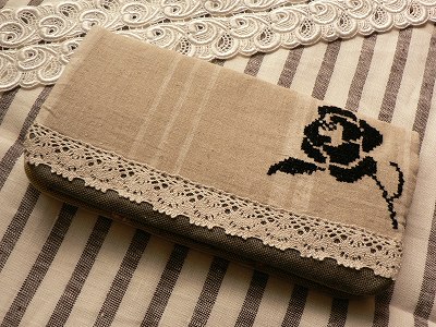 黒薔薇の通帳ケース