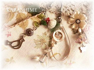 ハンドメイドストラップ＆ブローチ