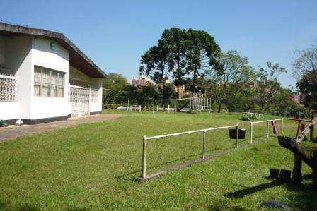 校庭（低学年たちの）