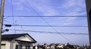 北から見た東のケムトレイル