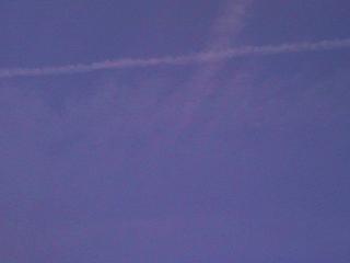 仙台上空のケムトレイル