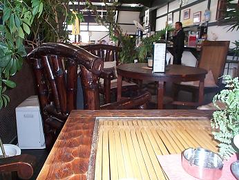 とらぞう店内・３