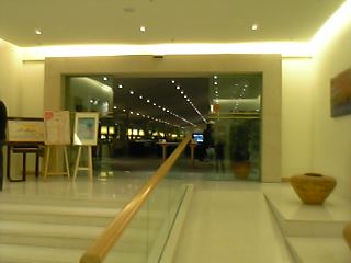 ラウンジ入り口１