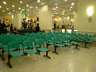 ファーストワールド・ロビー