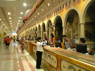 ファーストワールド・チェックインカウンター