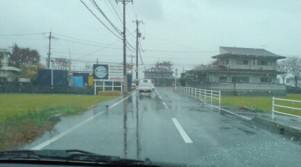 大雨の通学路