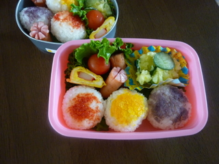 三色おにぎり弁当