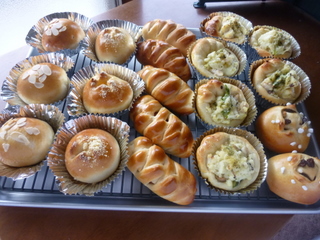 グラタンパン、ソーセージパン、チーズバンズ、レーズンバンズ、チョコパン