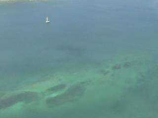 セイシェル諸島が近づいてきた。ヨットの帆が映える