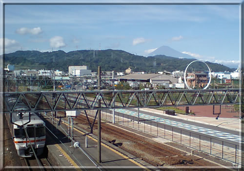 清水駅からの富士山