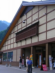 小谷道の駅建物