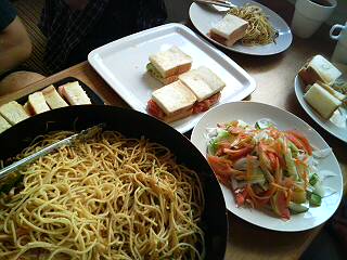パスタとサンドイッチ