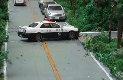 パトカー林道へ