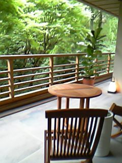 06年7月23日箱根「水の音」ロビーテラス