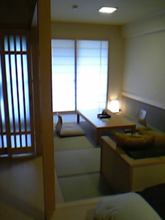 06年7月23日箱根「水の音」部屋概観