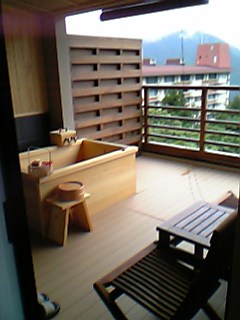 06年7月23日箱根「水の音」部屋露天風呂
