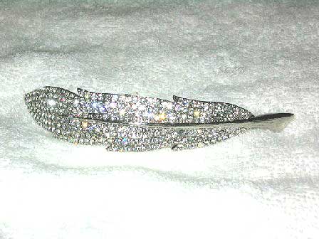 シンプルだけどパヴェクリスタルがきれい！