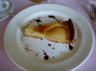 洋ナシのタルト