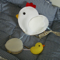 にわとり・たまご・ひよこはリボンでつながっています