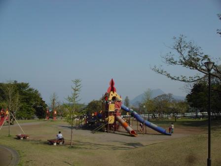 2007.4.11 ｊｉ公園２遊具.jpg