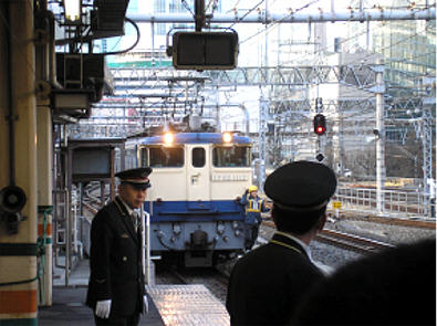 銀河を牽引する機関車