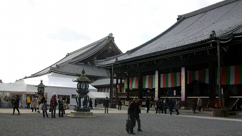 tn_20110109西本願寺阿弥陀堂、御影堂.JPG