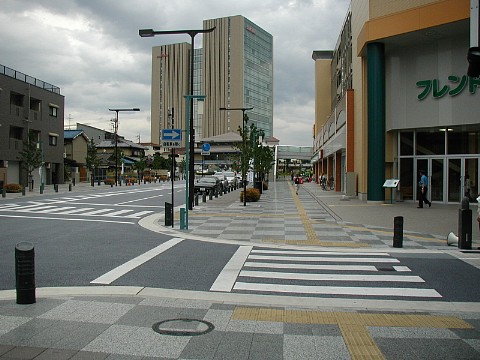 JR長岡京駅前20050927