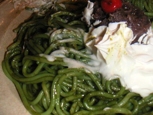 生クリームが解けて、抹茶スパと絡む・・