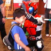 カブトにいーこいーこされる。