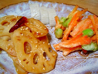 ﾚﾝｺﾝのきんぴら・ﾆﾝｼﾞﾝと枝豆のかき揚げ・鰯蒲鉾