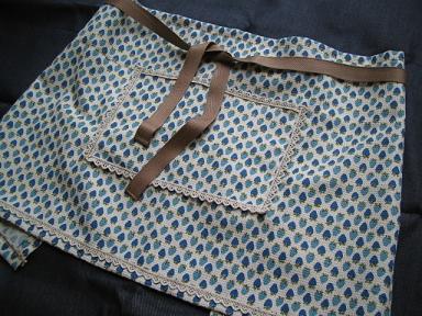 いちごエプロン1