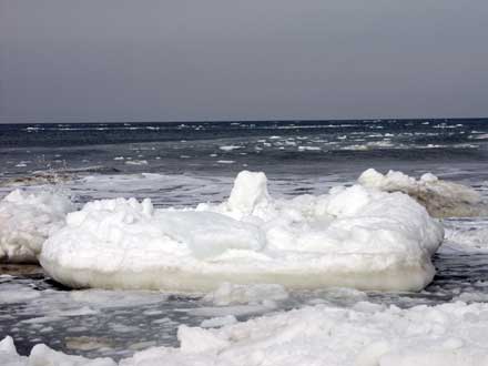 フレトイ海岸の流氷接岸