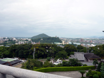 成田山から臨む犬山城