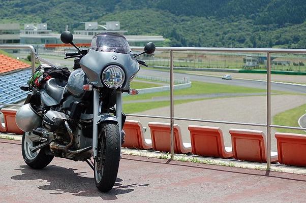 最終コーナー客席