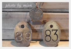 骨董市 ナンバープレート.jpg