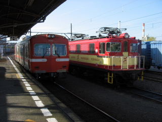 岳南7002とED403