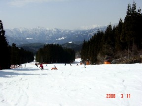 H18-SKI.4.jpg