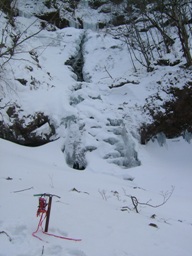山崖の滝3