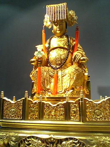 金瓜石　金の像