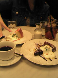 キティちゃんとクリスマスケーキヽ(^o^)丿